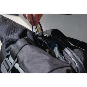 Wandrd PRVKE Lite 11L Backpack (Black) — thumbnail 27