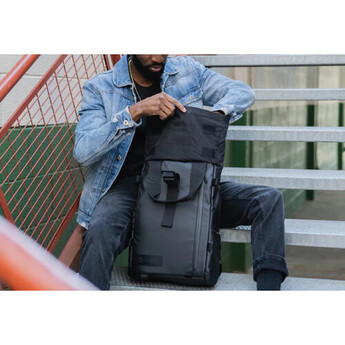 Wandrd PRVKE Lite 11L Backpack (Black) — thumbnail 28