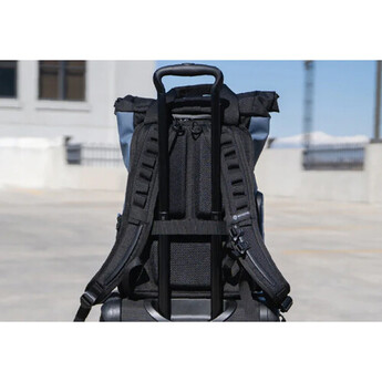 Wandrd PRVKE Lite 11L Backpack (Black) — thumbnail 33