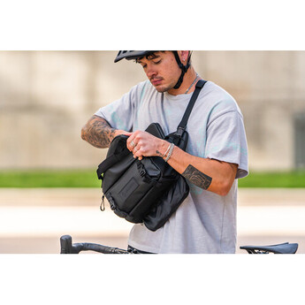 Wandrd Rogue Sling (Wasatch Green, 6L) — thumbnail 33