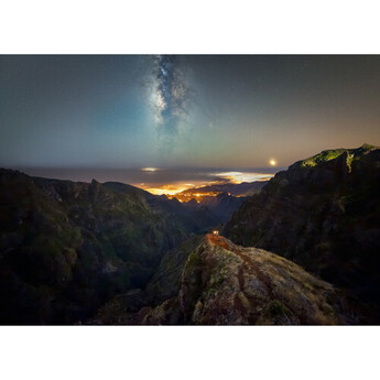 Canon RF 14mm f/1.4 L VCM Lens (Canon RF) — thumbnail 16