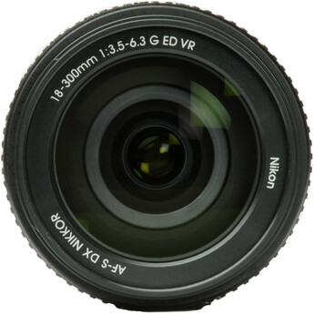 Nikon AF-S DX NIKKOR 18-300mm f/3.5-6.3G ED VR Lens — thumbnail 10