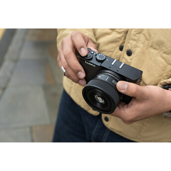 Panasonic LUMIX S 40mm f/2 Lens (Black) — thumbnail 12