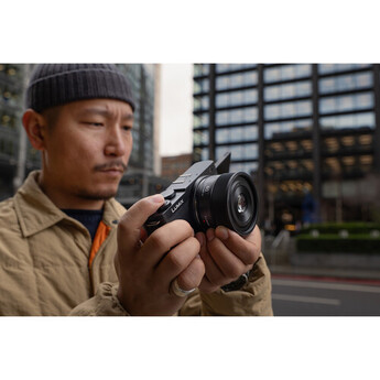 Panasonic LUMIX S 40mm f/2 Lens (Black) — thumbnail 16