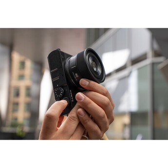 Panasonic LUMIX S 40mm f/2 Lens (Black) — thumbnail 17