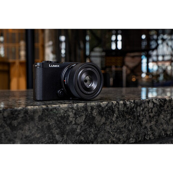 Panasonic LUMIX S 40mm f/2 Lens (Black) — thumbnail 18
