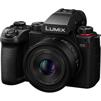 Panasonic LUMIX S 40mm f/2 Lens (Black) — thumbnail 4