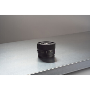 Panasonic LUMIX S 40mm f/2 Lens (Black) — thumbnail 6