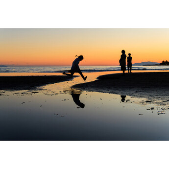 Tamron 17-70mm f/2.8 Di III-A VC RXD Lens (Canon RF) — thumbnail 36
