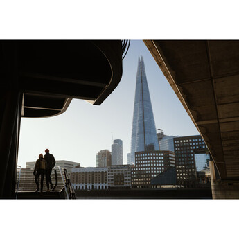 Zeiss Otus ML 35mm f/1.4 Lens (Sony E) — thumbnail 13
