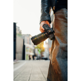 Zeiss Otus ML 35mm f/1.4 Lens (Canon RF) — thumbnail 8