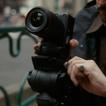 Canon EOS R6 V Mirrorless Camera — thumbnail 11