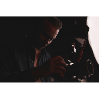 Leica SL3-S Mirrorless Camera with 28-70mm f/2.8 Lens — thumbnail 24