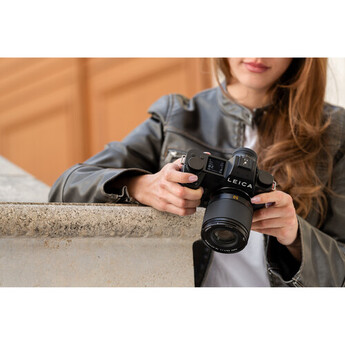 Leica SL3-P Mirrorless Camera with 28-70mm Lens — thumbnail 14