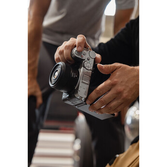 Nikon Z5 IIC Mirrorless Camera (Silver) — thumbnail 22