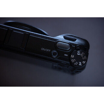 Ricoh GR IV HDF Digital Camera — thumbnail 8