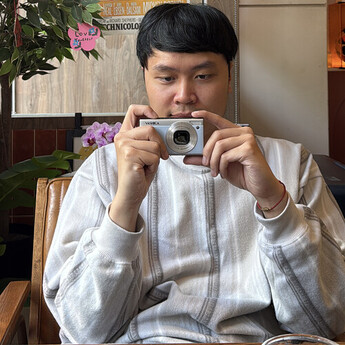 Yashica Tank Compact Digital Camera (Sky Blue) — thumbnail 6