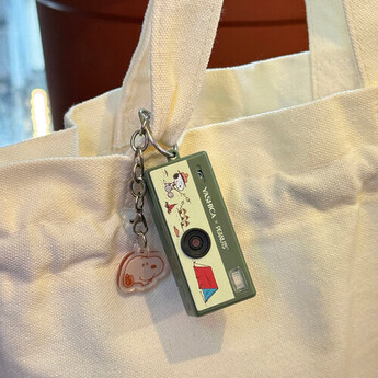 Yashica Funtastic Key Chain Camera (Snoopy's Summit) — thumbnail 5