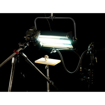 Manfrotto MT055CXPRO3 Carbon Fiber Tripod — thumbnail 14