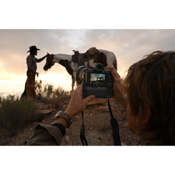 Nikon MB-N11 Power Battery Pack with Vertical Grip — thumbnail 11