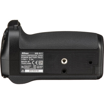 Nikon MB-N11 Power Battery Pack with Vertical Grip — thumbnail 5