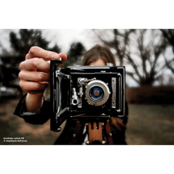Lensbaby Velvet 28mm f/2.5 Lens for Canon EF — thumbnail 13