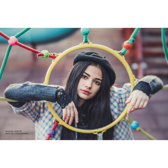 Lensbaby Velvet 85mm f/1.8 Lens for Canon RF — thumbnail 7