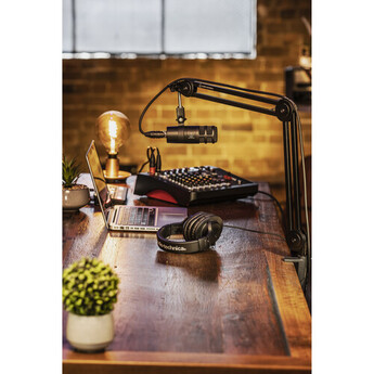 Audio Technica AT2040 Hypercardioid Dynamic Podcast Microphone — thumbnail 5