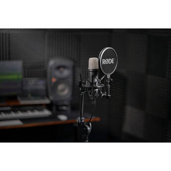 Rode NT1 Signature Series Large-Diaphragm Condenser Microphone (Black) — thumbnail 14