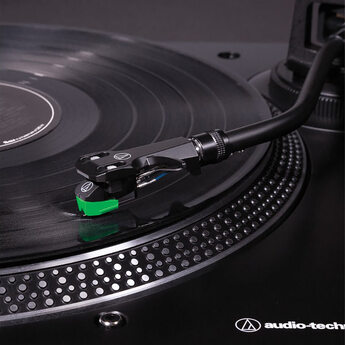 Direct-Drive Turntable (Analog & USB) — thumbnail 4