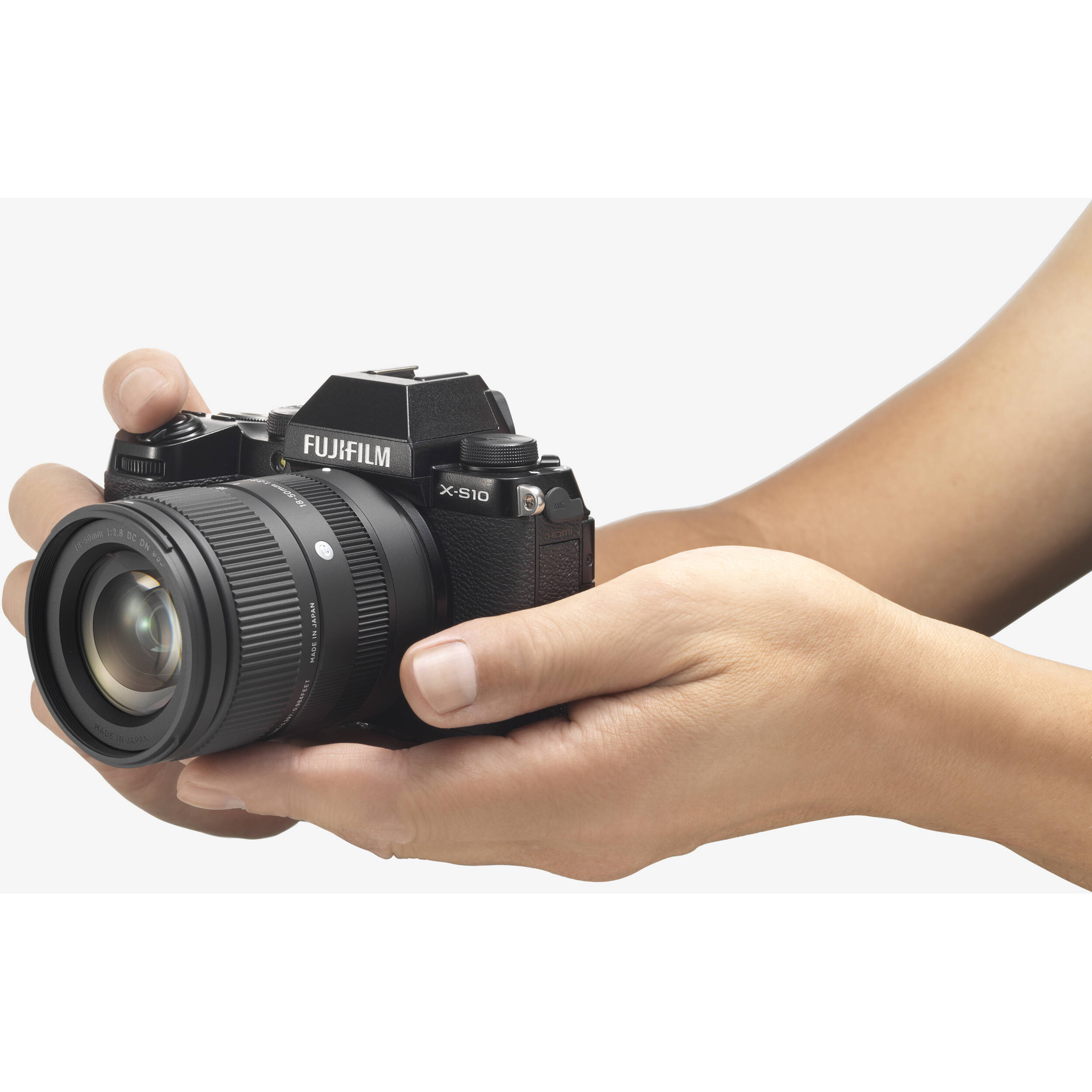 ②Nikon D5100とSIGMAレンズ18-50mm、他の色々セット Sigma 18-50mm f/2.8 DC DN Contemporary Lens for FUJIFILM X