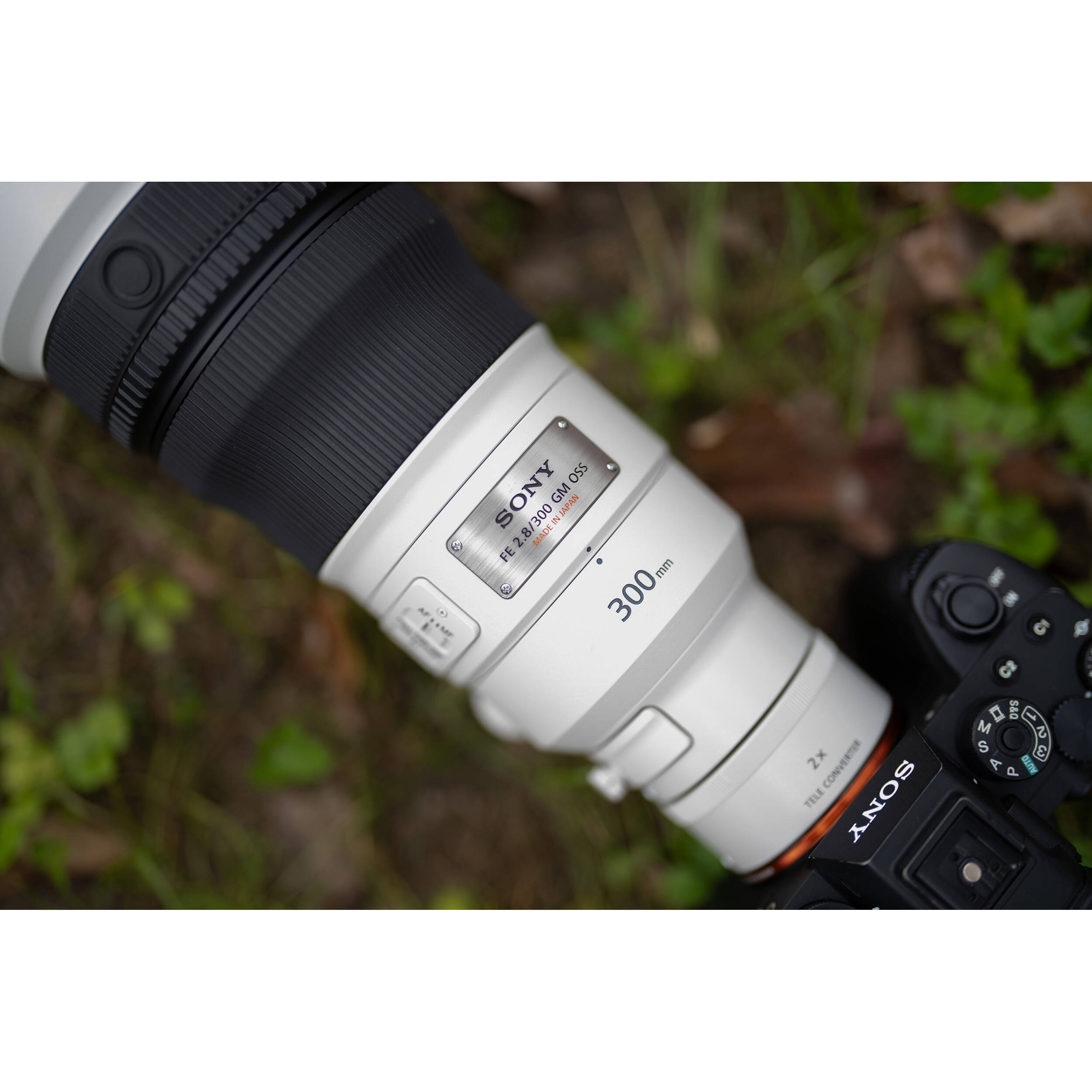 Sony FE 300mm f/2.8 GM OSS Lens MFR# SEL300F28GM (Sony E) Greentoe