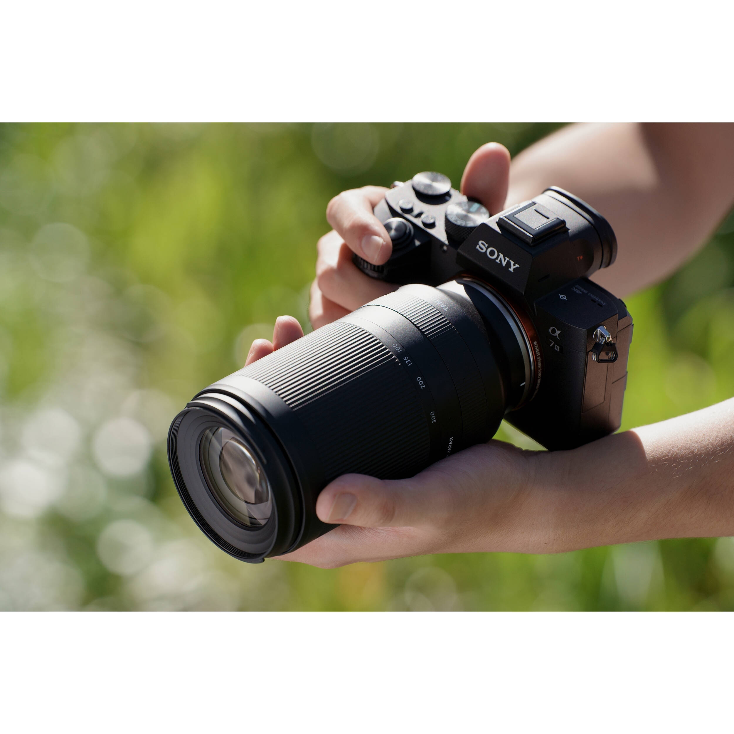 Tamron 70-300mm f/4.5-6.3 Di III RXD Lens for Sony E A047 Greentoe